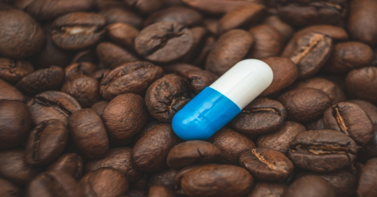 Cafeína: Tudo o que você precisa saber sobre seus efeitos, benefícios e riscos.