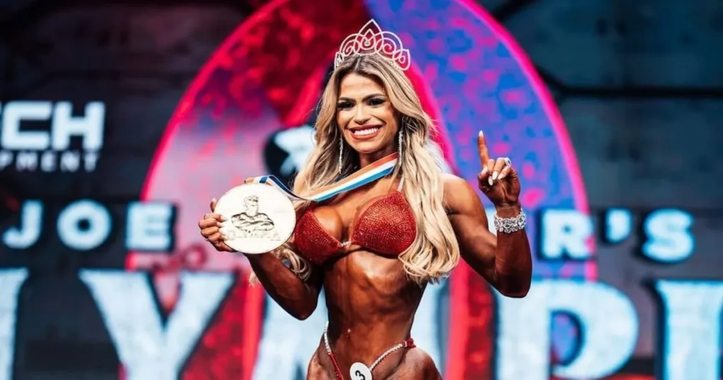 Eduarda Bezerra ganha o Mr. Olympia 2025, na categoria Wellness.