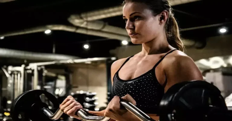 Treino de braço feminino: Estratégias, benefícios e dicas práticas para resultados reais.
